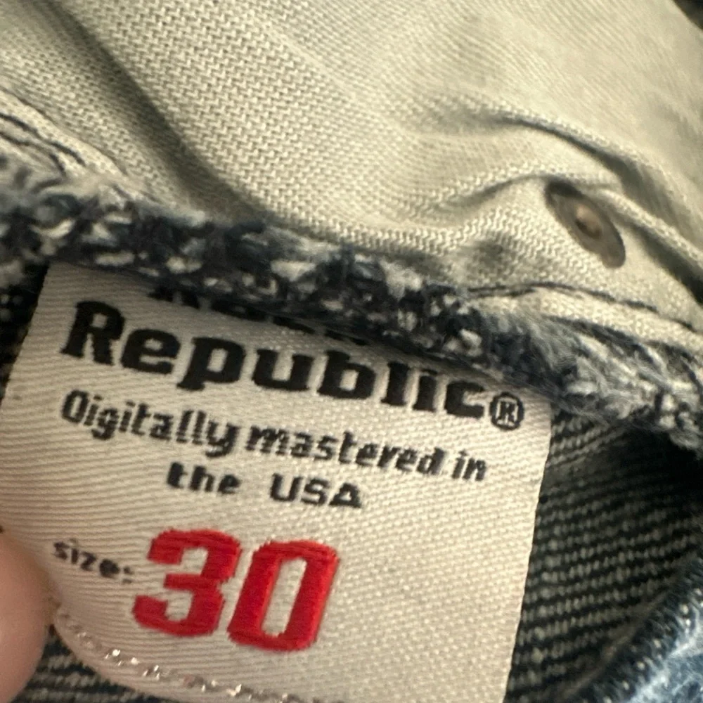 Rock & Republic Blue Jeans 30 X 32 Bootcut Kiedis 98% Cotton 2% Elastin NWT $240